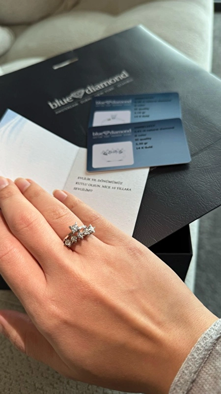 Eşimin evlilik yıl dönümü için tercihi Blue Diamond olmuş yine çok şanslı bir kadınım bayıldım seçimlerine şaşırtmadı beni hiç