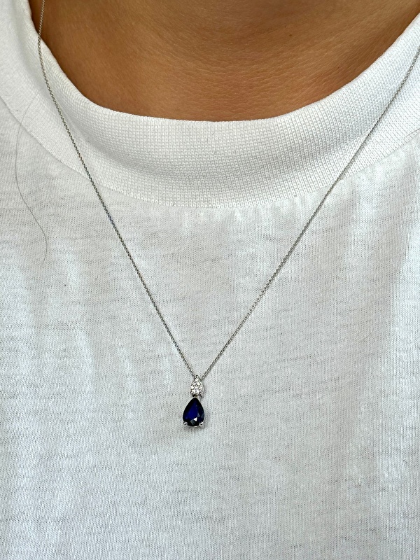 Fotoğrafta güzel görünüyordu ama canlısı efsane! Safirin rengi gerçekten büyüleyici 💙