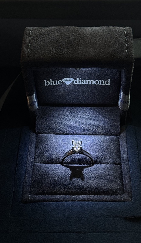 Evlilik teklifi için tercihimi blue diamonddan kullandım beklentimin üstünde paketleme ve hizmet aldım. Çok memnun kaldım.