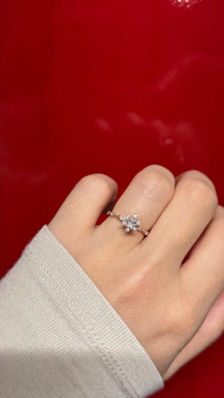 Blue diamond kalitesi kutulaması kargo süreci her şeyiyle sorunsuz elime ulaştı aşık oldum.