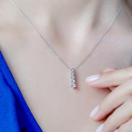 0,30 Karat Pırlanta Beştaş Kolye