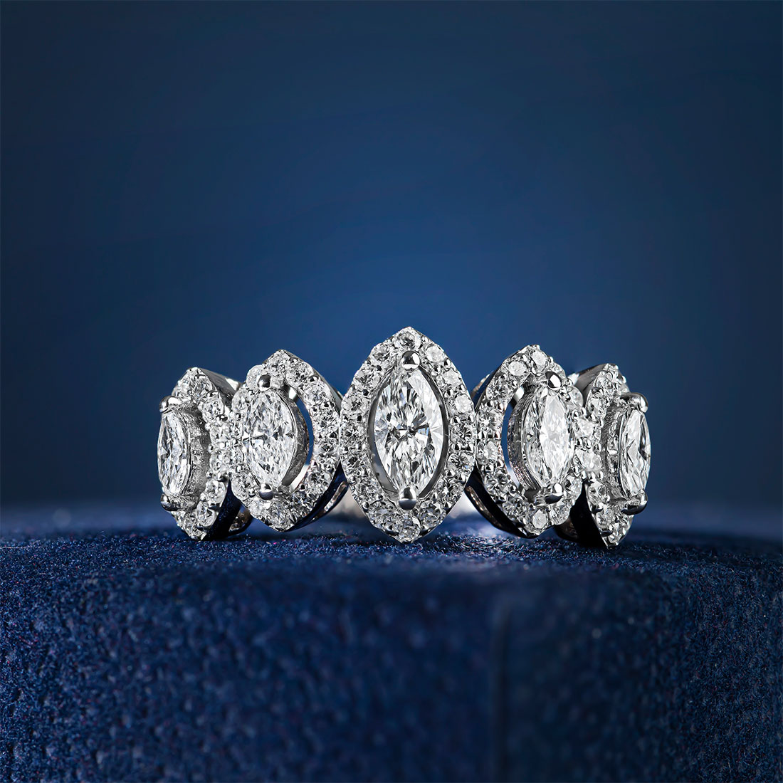 gosterisli pirlanta yuzukler her kadinin vazgecilmezidir